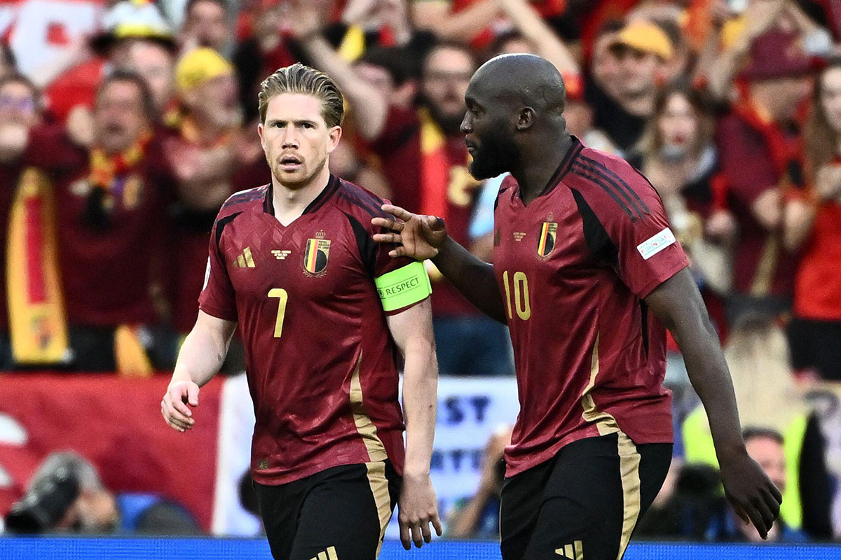 Kevin De Bruyne und Romelu Lukaku / Ukraine Belgien Tipp (© Sipa US / Alamy Stock Photo)