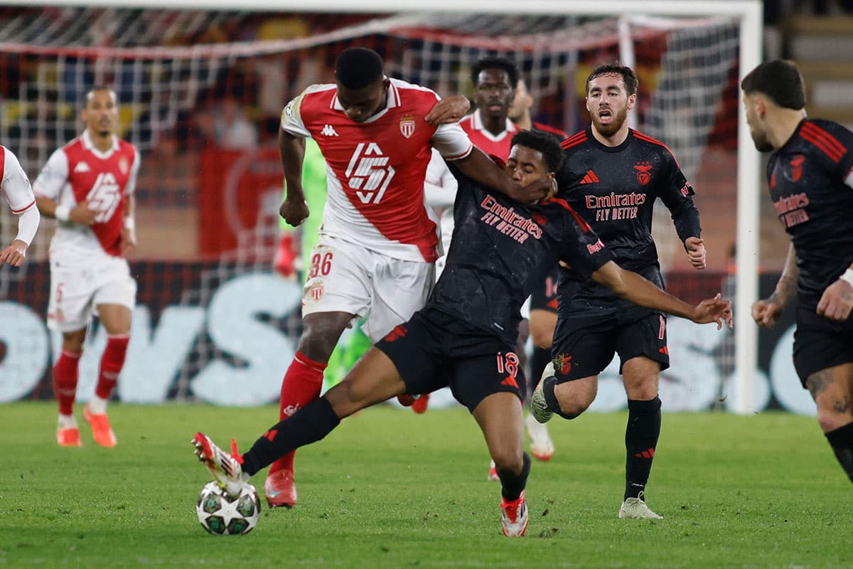 Leonardo Barreiro gegen Denis Zakaria / Benfica AS Monaco Tipp (© Nderim Kaceli / Alamy Stock Photo)