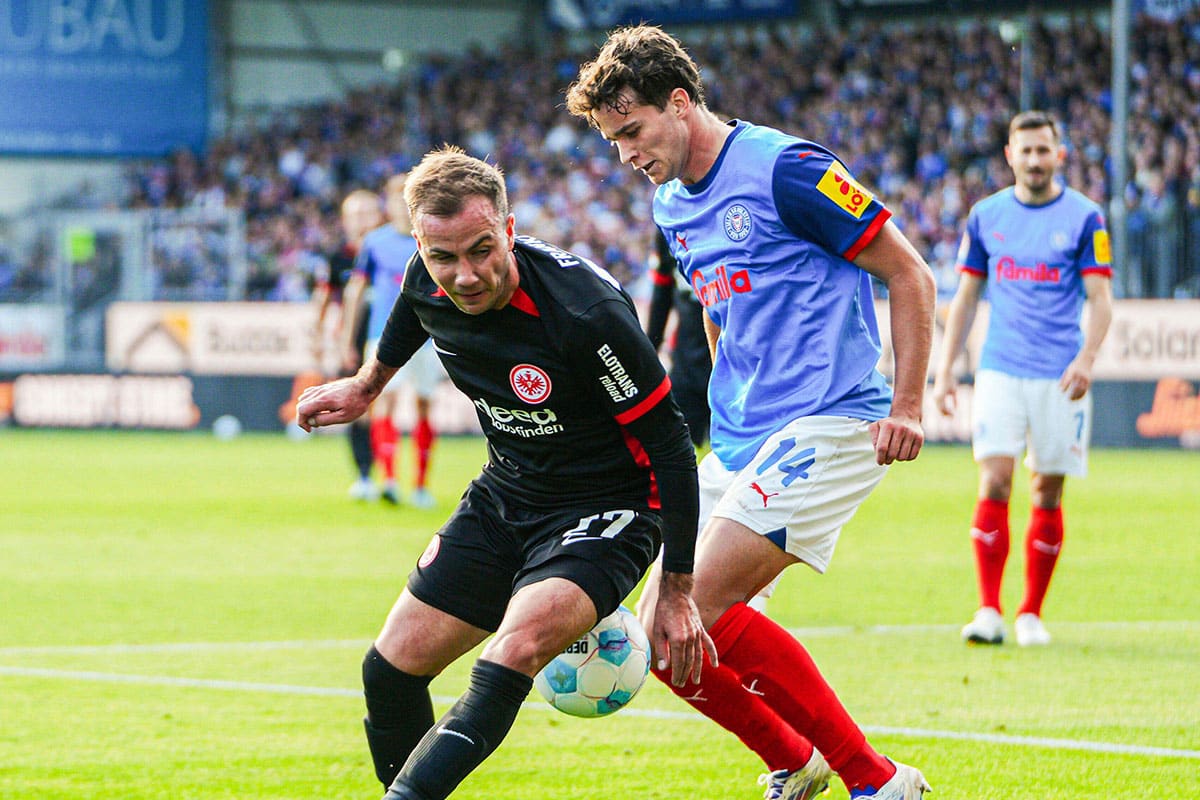 Mario Goetze gegen Max Geschwill / Frankfurt Kiel Tipp (© Sipa US / Alamy Stock Photo)