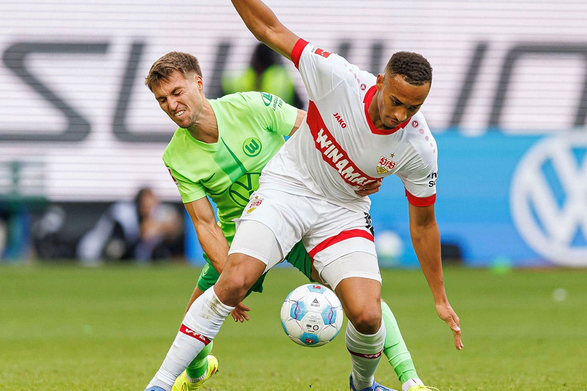 Enzo Millot gegen Kilian Fischer / Stuttgart Wolfsburg Tipp (© dpa picture alliance / Alamy Stock Photo)