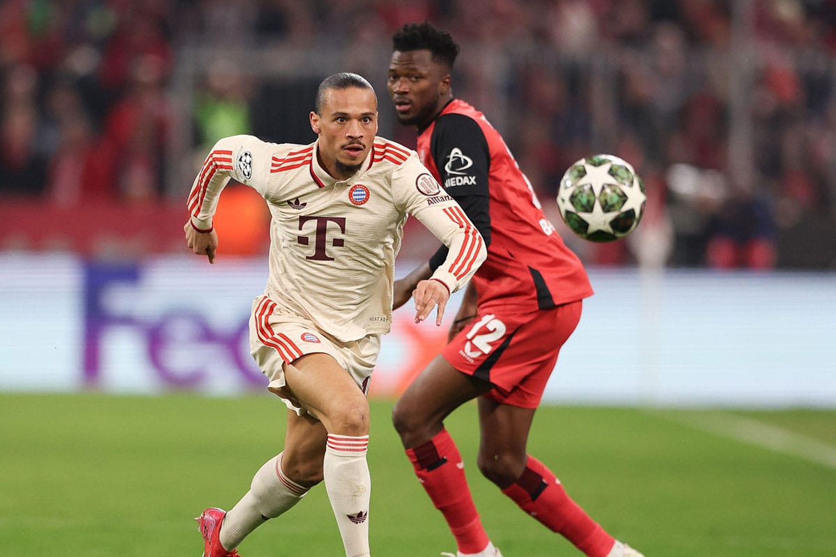 Edmond Tapsoba vs Leroy Sane / Leverkusen Bayern Tipp (© SOPA Images Limited / Alamy Stock Photo)